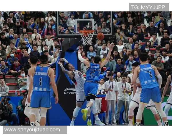 赛后分析:上海篮球队与北京篮球队的战术配合与表现评估