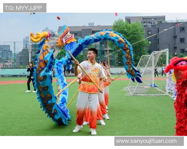 龙狮战吼联动绿茵：广州体育产业双核驱动模式探索