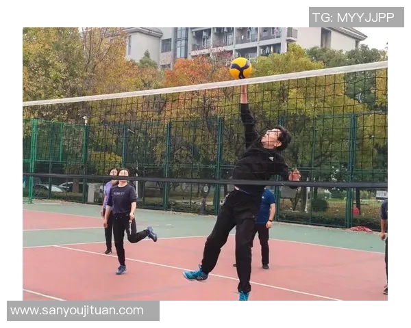 南京排球队的团队协作之道:探索排球运动中的默契与配合技巧